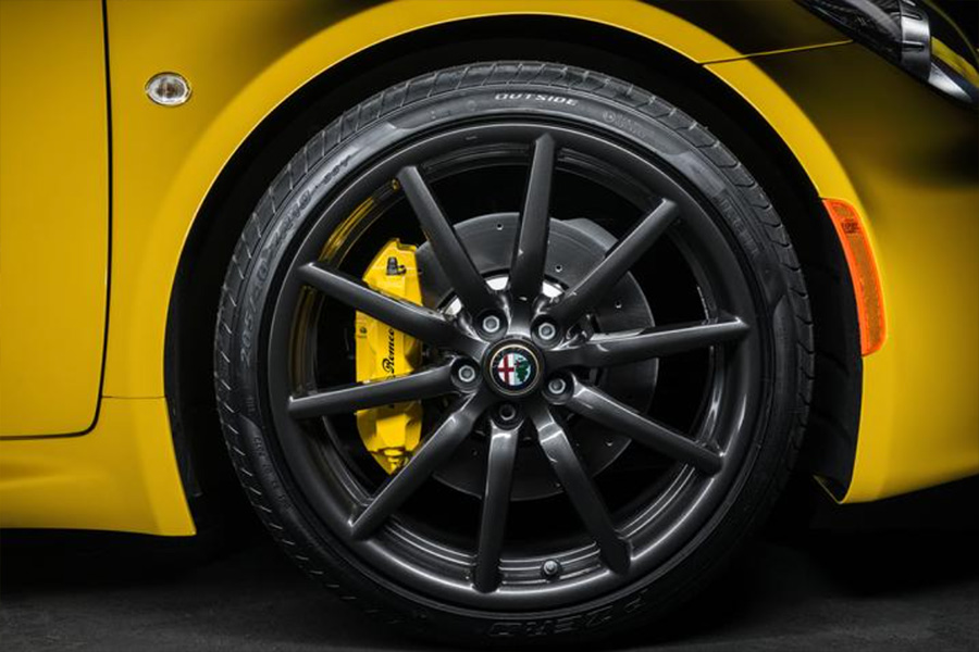 Alfa_4C_Spider_Wheel