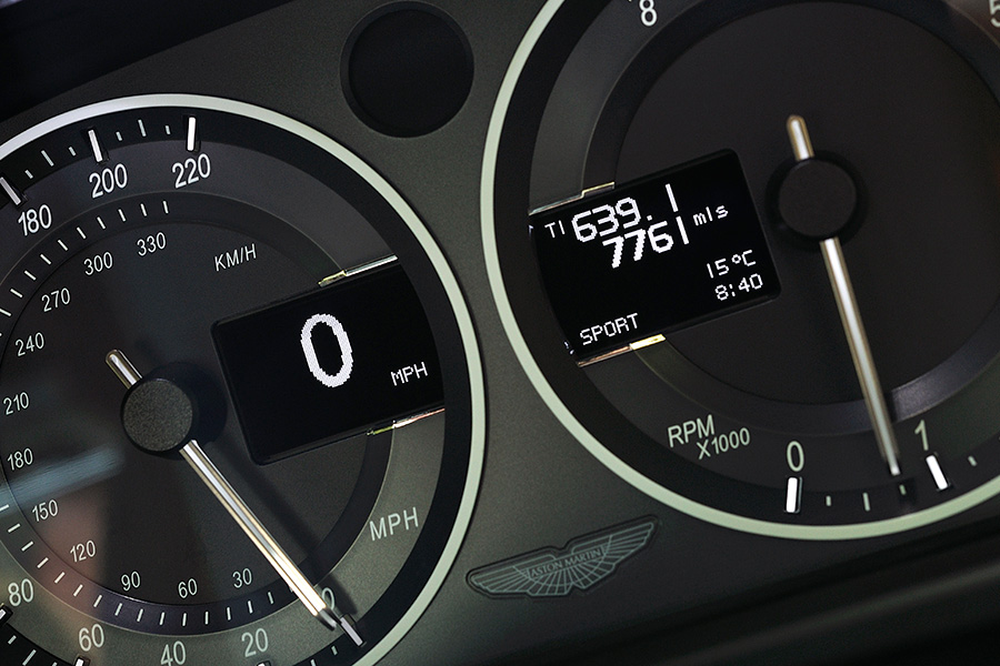 Aston-Martin-V12-Vantage-Gauges