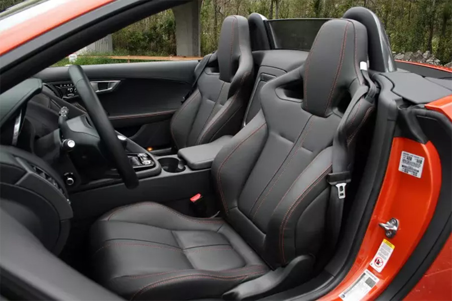 Jaguar-F-Type-S-manual-interior-seats