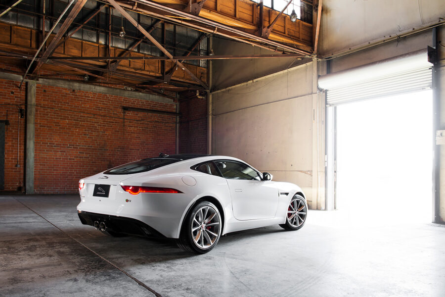 Jaguar F-Type-S rear