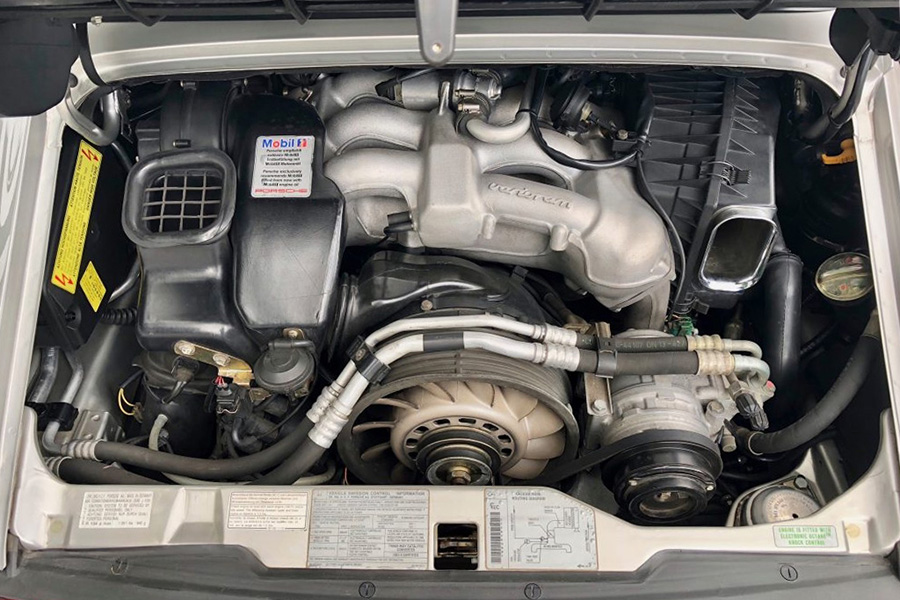 Porsche-993-C2S-Engine